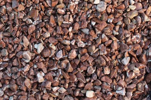 Щебень галтованый розовый (мрамор) фр.10-20 мм.