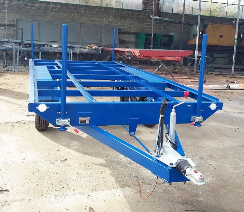 Пчелоприцеп с опорными стойками