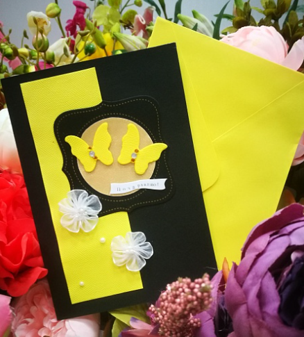 EG117-GC039AM Открытка ручной работы "Желтые бабочки" 12см*17см