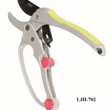 Секатор LISTOK ступенчатый LJH-702